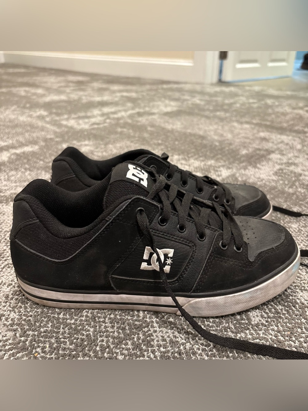 DC Pure 300660 Skateboarding Shoes Pirate Black White Mens U.S. 9.5